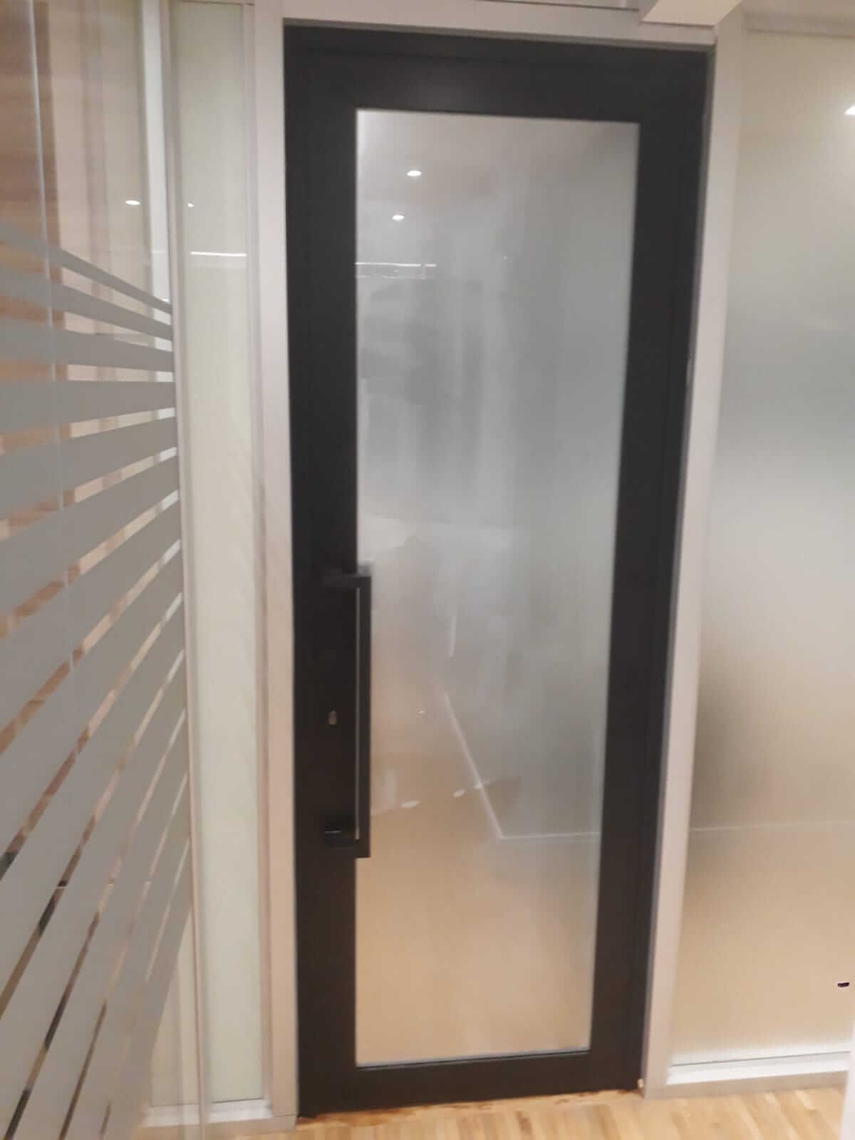 Conceito Vidros & Projetos - Porta Premium