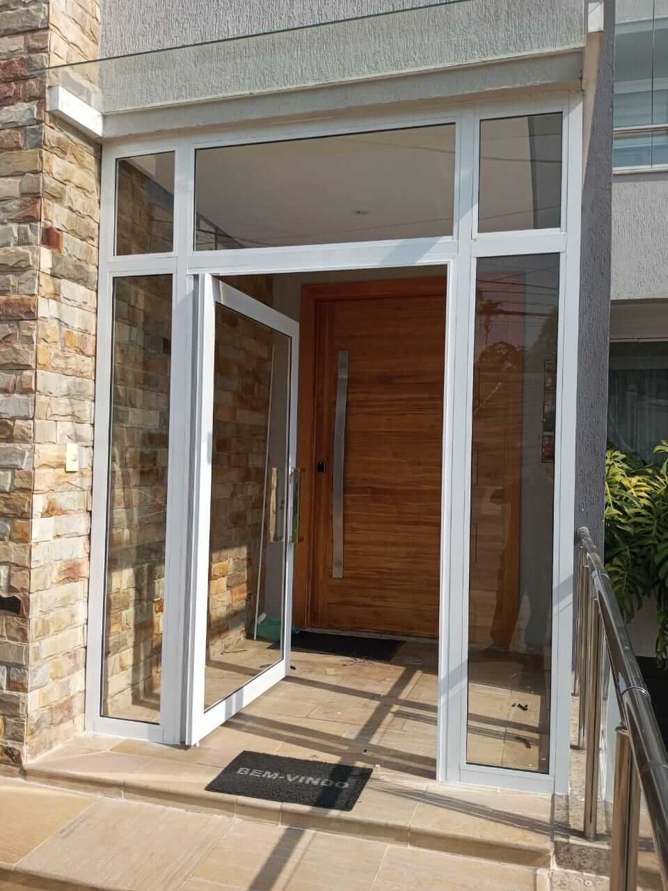Conceito Vidros & Projetos - Porta Premium