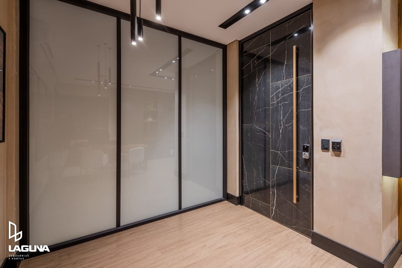 Conceito Vidros & Projetos - Divisória Privacy Glass